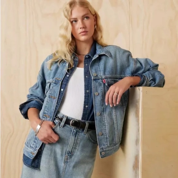 Levi's Women's 90s Trucker Denim Jacket - Picture 1 of 8